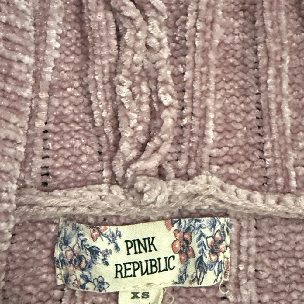 Pink Republic Mauve V-Neck Hooded Sweater - Picture 3 of 3